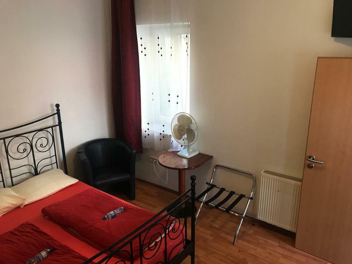 Doppelzimmer mit Gemeinschaftsbad